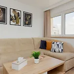 Floor View Marszalkowska By Renters דירה *
